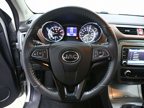 JAC T6