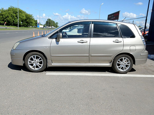 Suzuki Liana