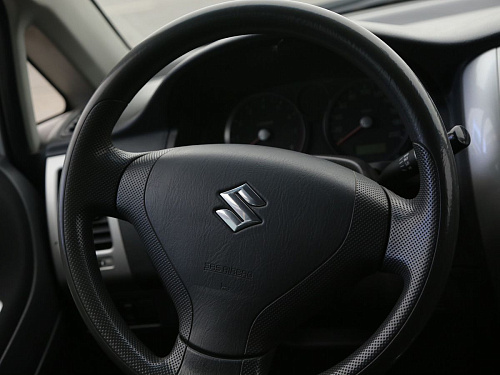 Suzuki Liana