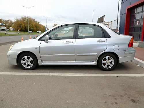 Suzuki Liana