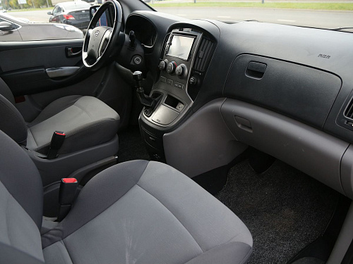 Hyundai H-1
