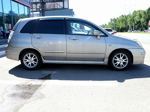 Suzuki Liana