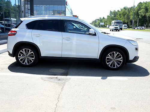 Peugeot 4008