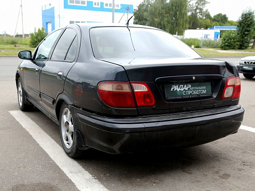 Nissan Almera