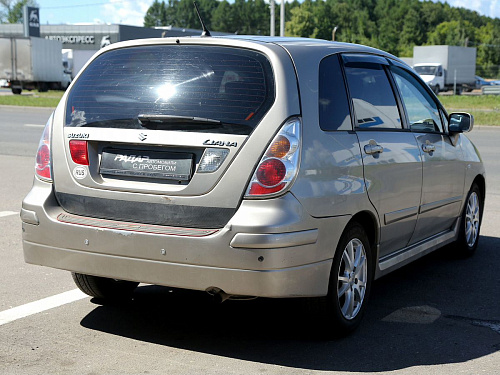 Suzuki Liana