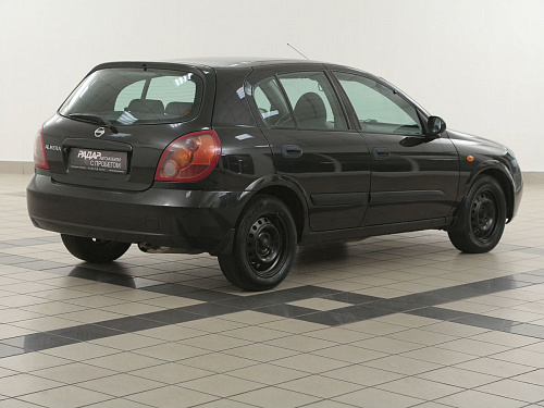 Nissan Almera