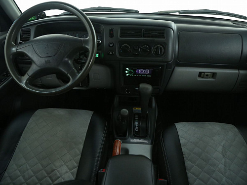 Mitsubishi Montero Sport