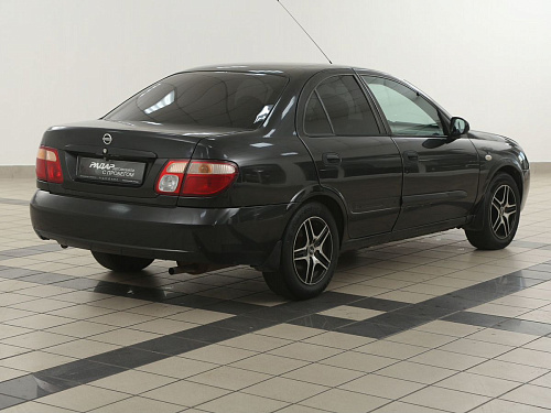 Nissan Almera