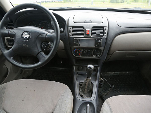 Nissan Almera