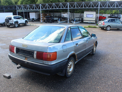 Audi 80